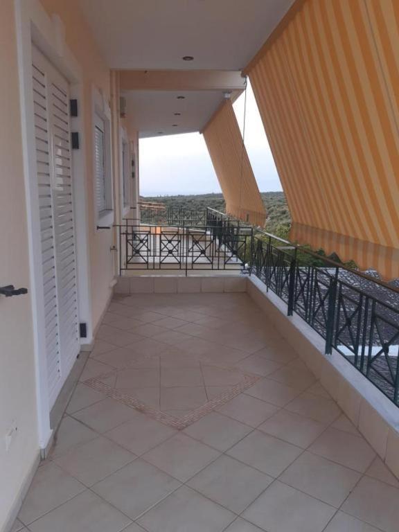 3 Asteria Apartment Kompoi Exterior photo