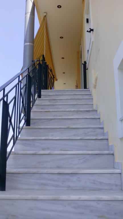 3 Asteria Apartment Kompoi Exterior photo
